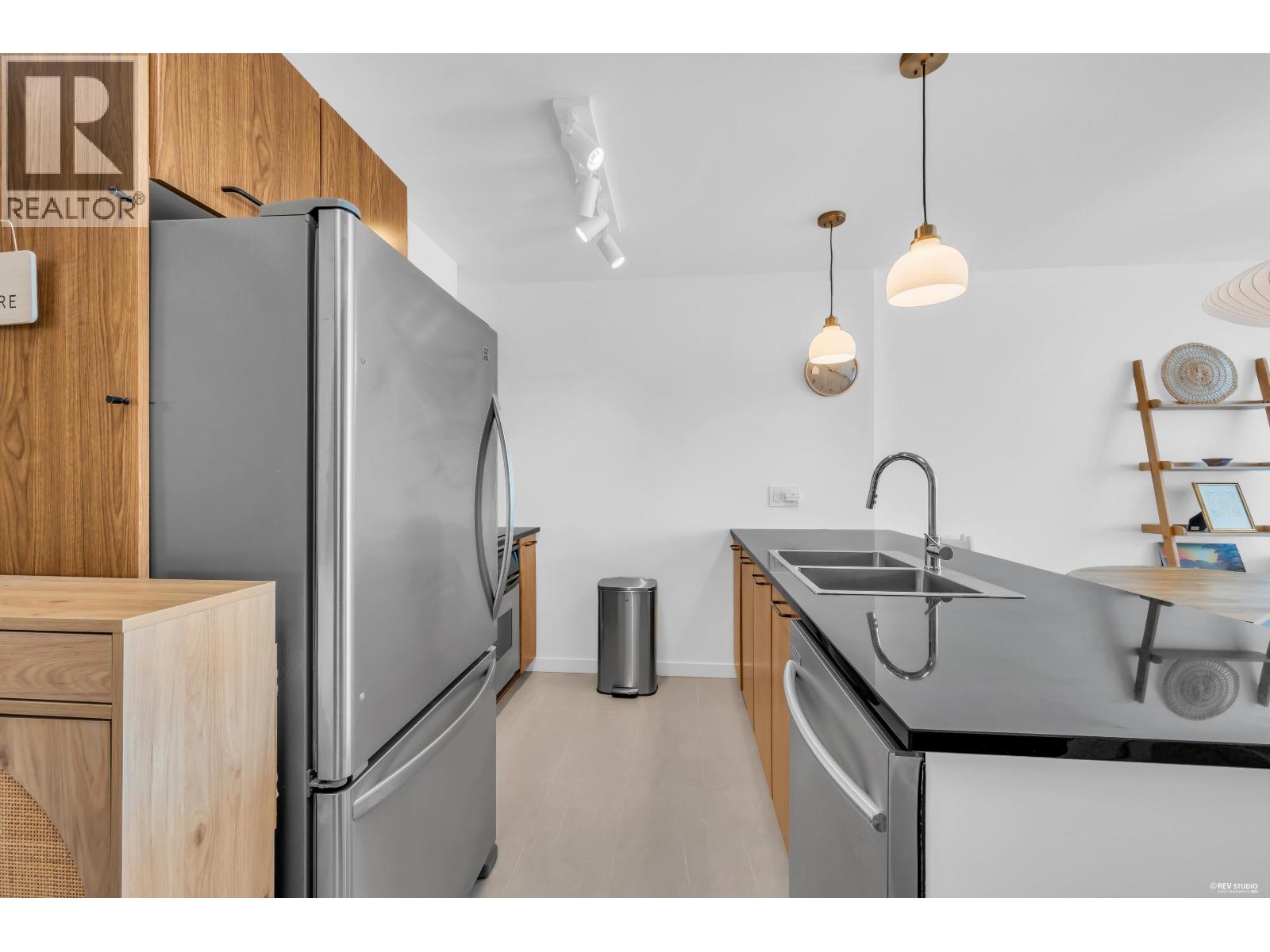 1705 1155 SEYMOUR STREET, Vancouver