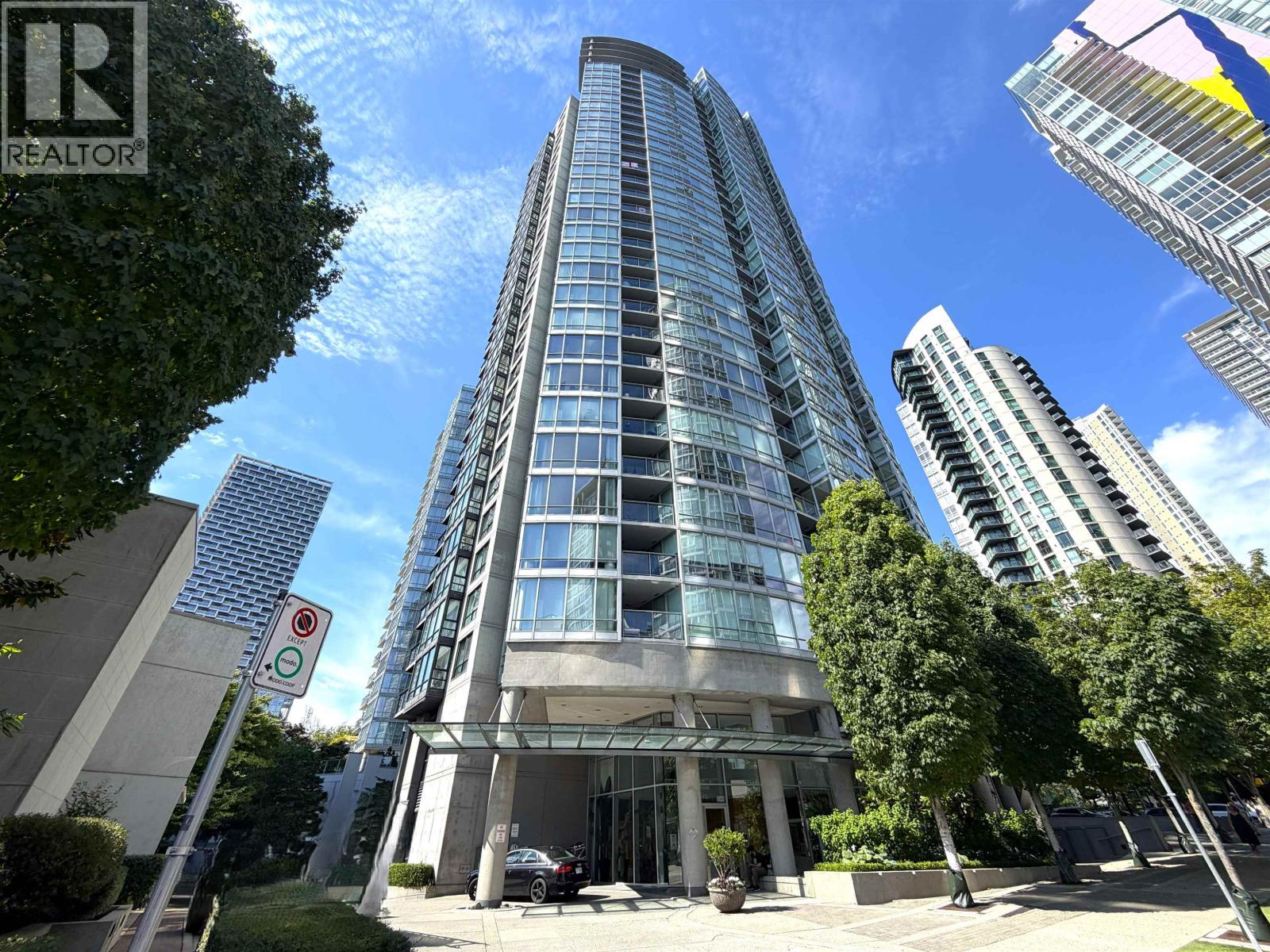2 Bed, 2 Bath Apartment for Sale in Vancouver – 703 1495 RICHARDS STREET, Vancouver – MLS# R3147845 - Image 2