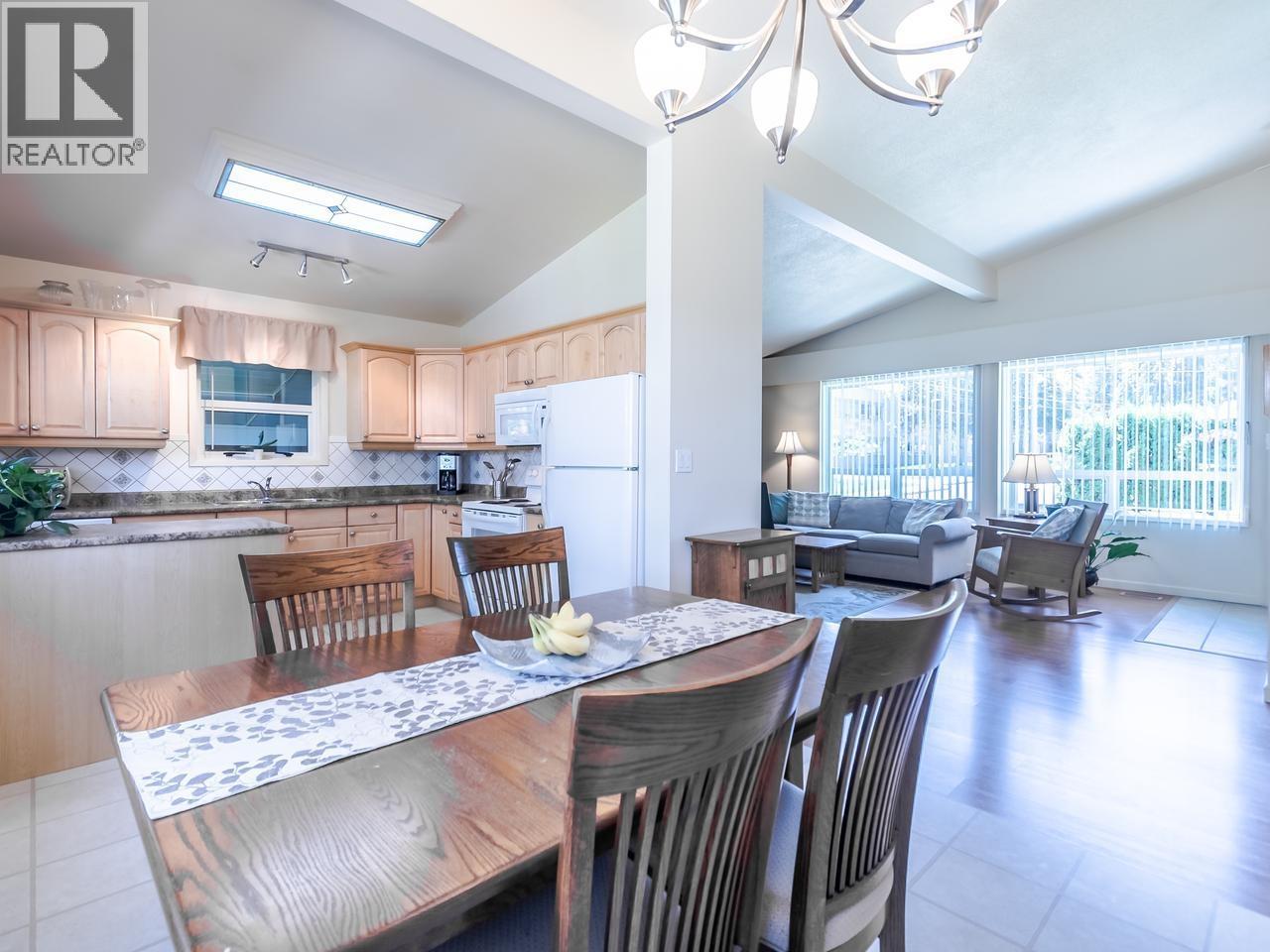 4 Bed, 2 Bath House for Sale in Coquitlam – 755 EGMONT AVENUE, Coquitlam – MLS# R3147996 - Image 11