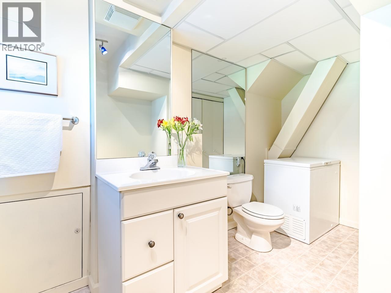 4 Bed, 2 Bath House for Sale in Coquitlam – 755 EGMONT AVENUE, Coquitlam – MLS# R3147996 - Image 22