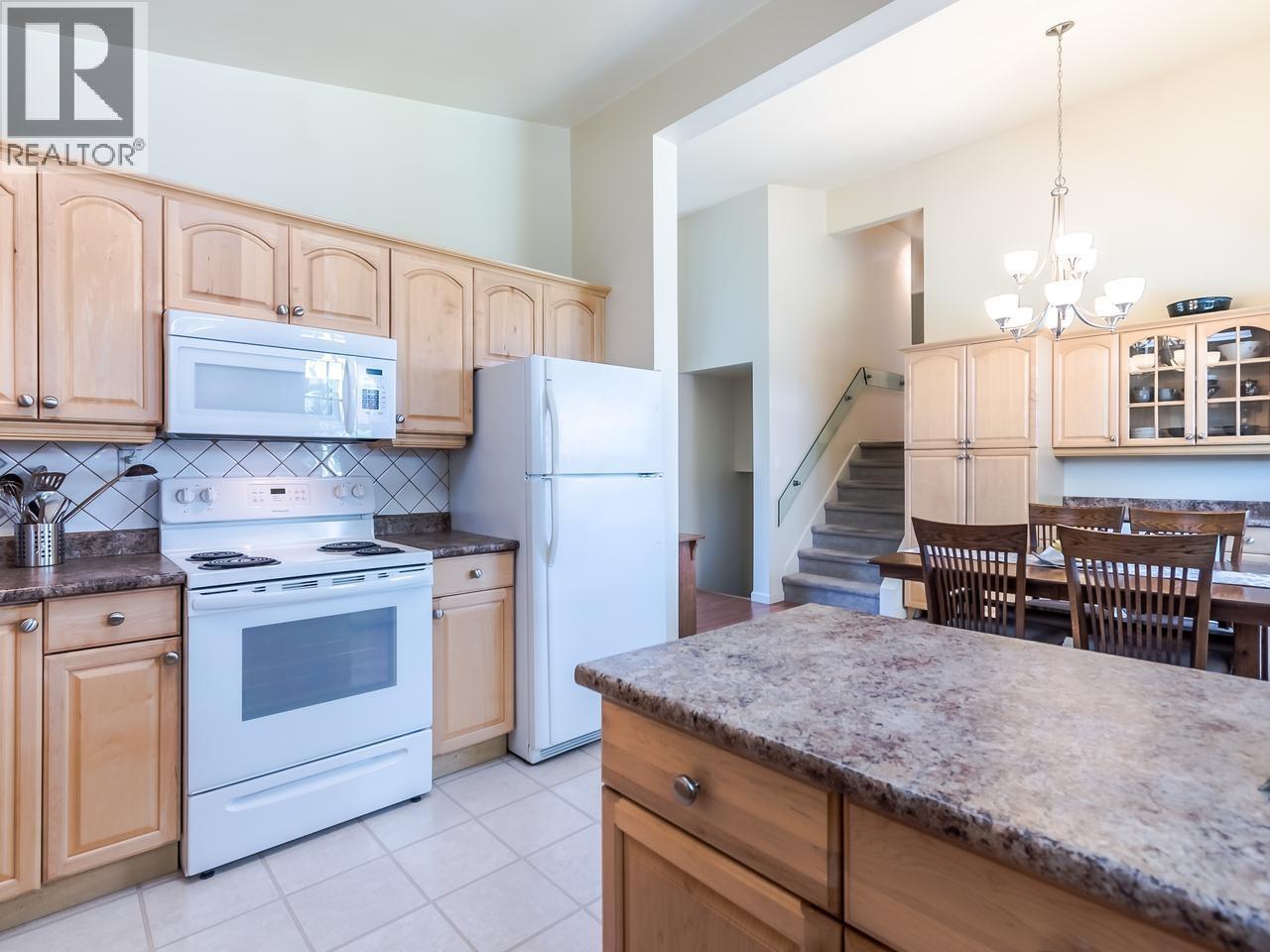 4 Bed, 2 Bath House for Sale in Coquitlam – 755 EGMONT AVENUE, Coquitlam – MLS# R3147996 - Image 14