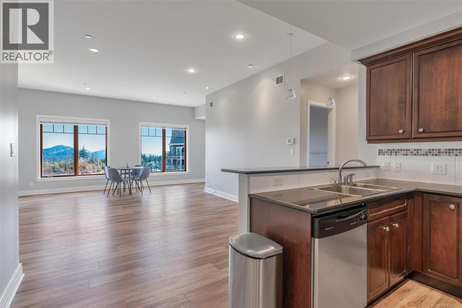 #405 1335 Bear Mountain Pkwy - 8