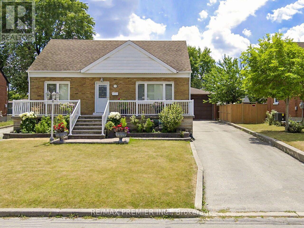 7 MAYALL AVENUE - 1