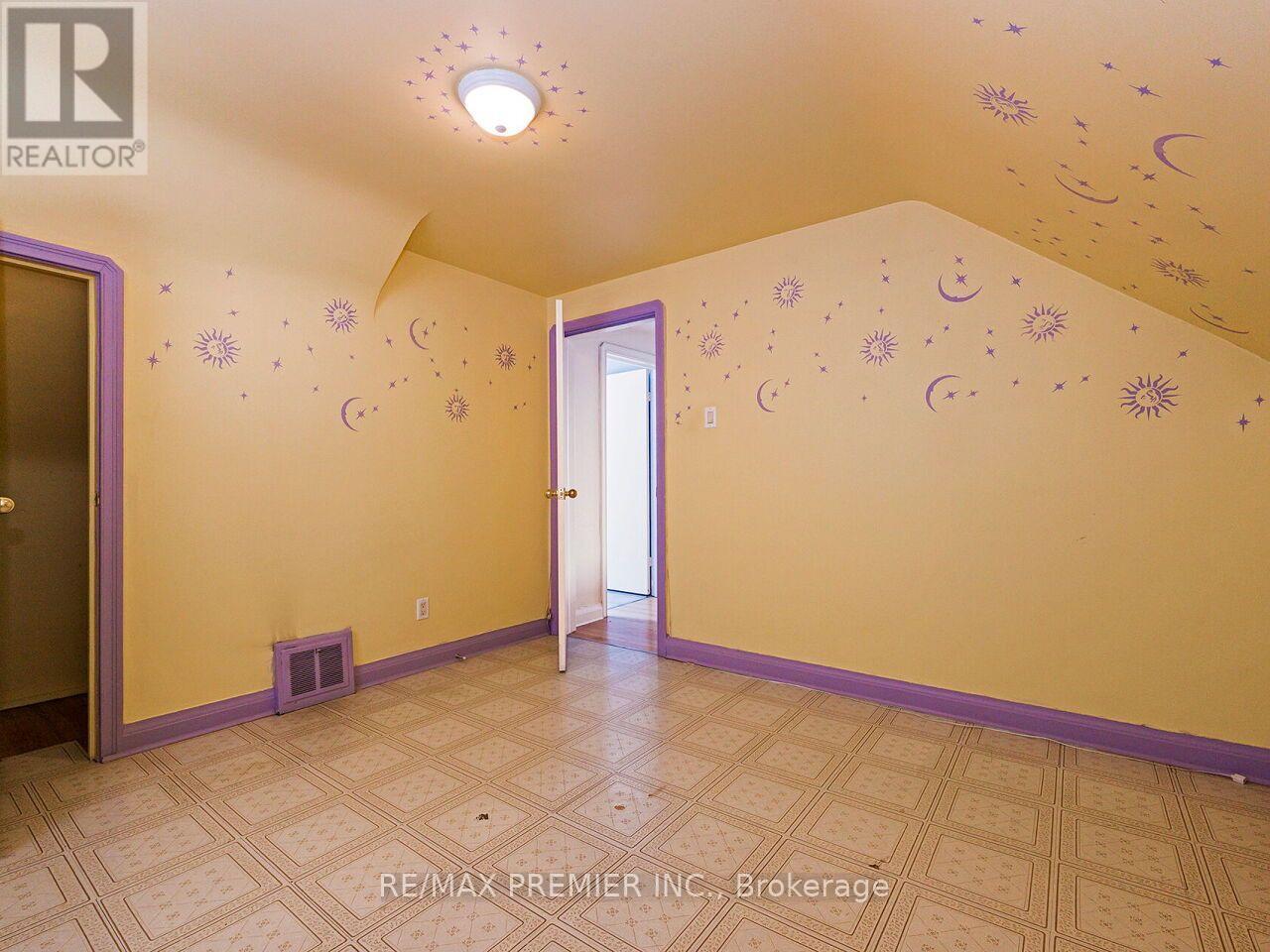 7 MAYALL AVENUE - 21