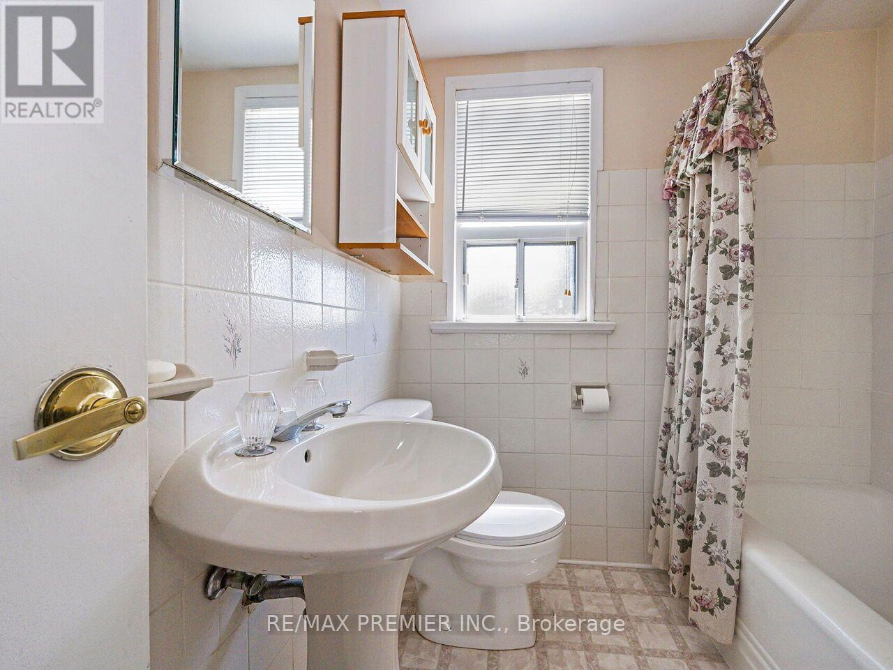 7 MAYALL AVENUE - 22