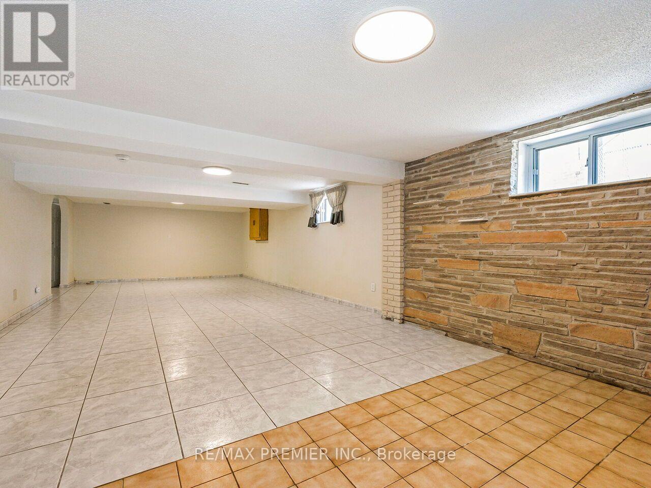 7 MAYALL AVENUE - 27