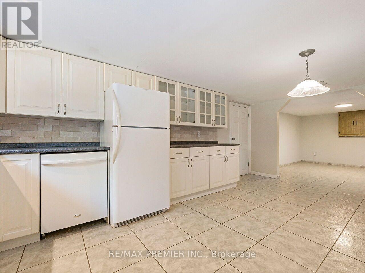 7 MAYALL AVENUE - 31