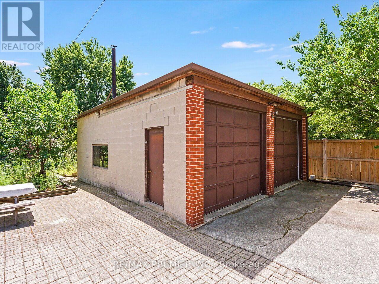 7 MAYALL AVENUE - 42