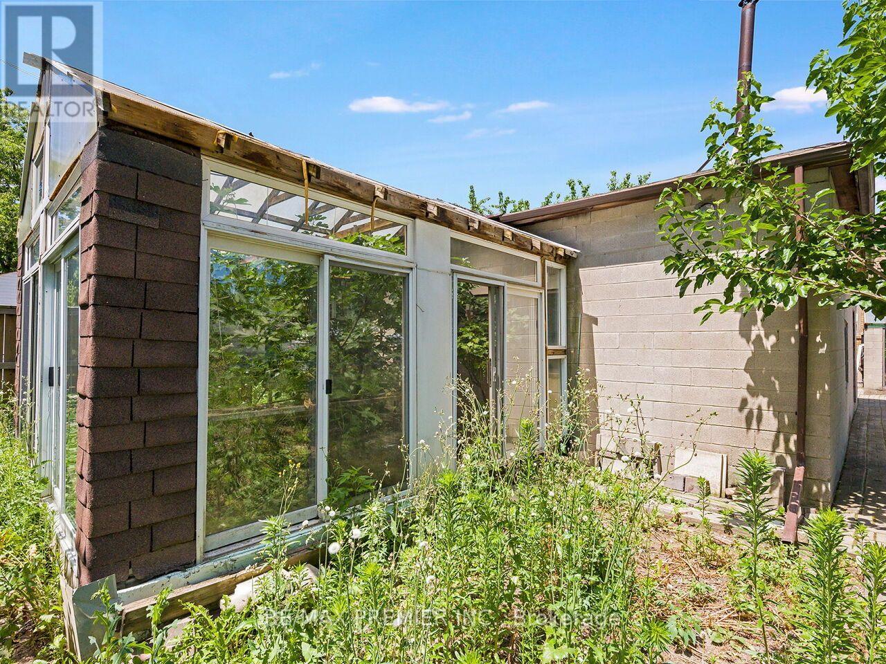 7 MAYALL AVENUE - 44