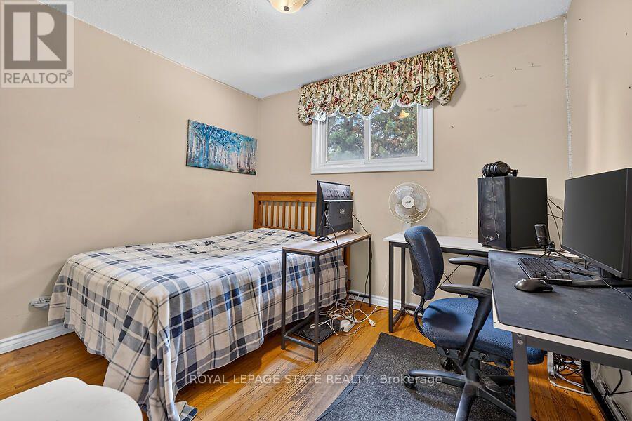16 SUNSHINE COURT - 22