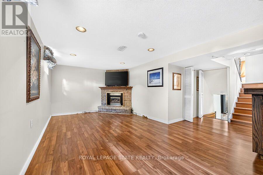 16 SUNSHINE COURT - 27
