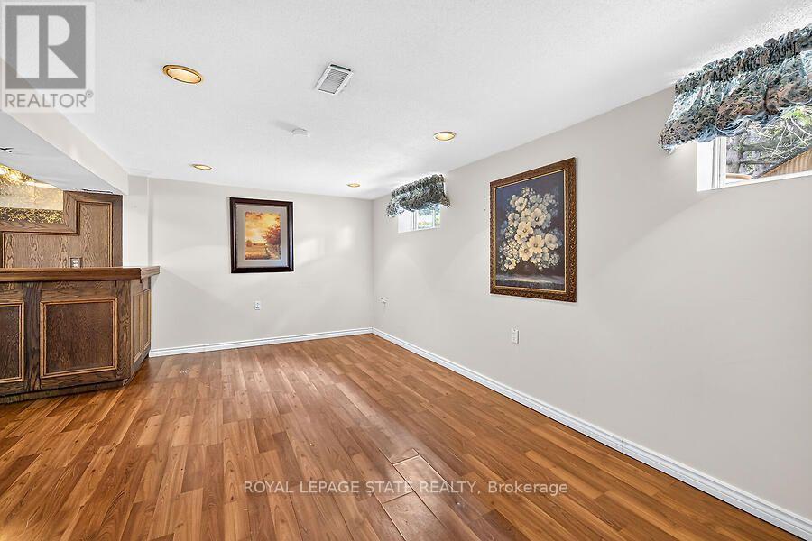 16 SUNSHINE COURT - 28