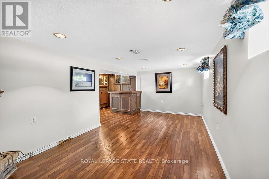 16 SUNSHINE COURT - 29