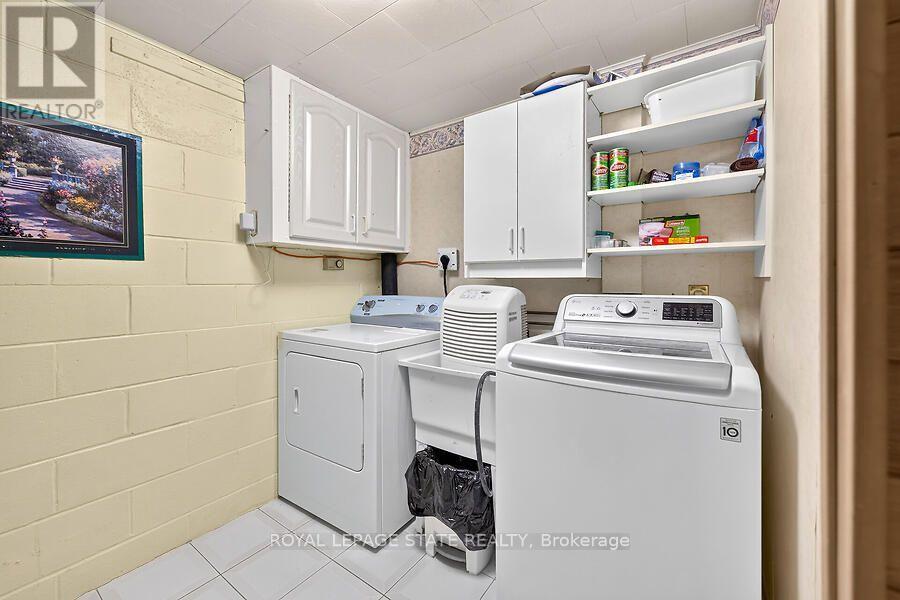 16 SUNSHINE COURT - 30
