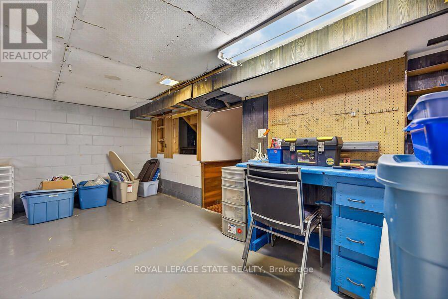 16 SUNSHINE COURT - 32