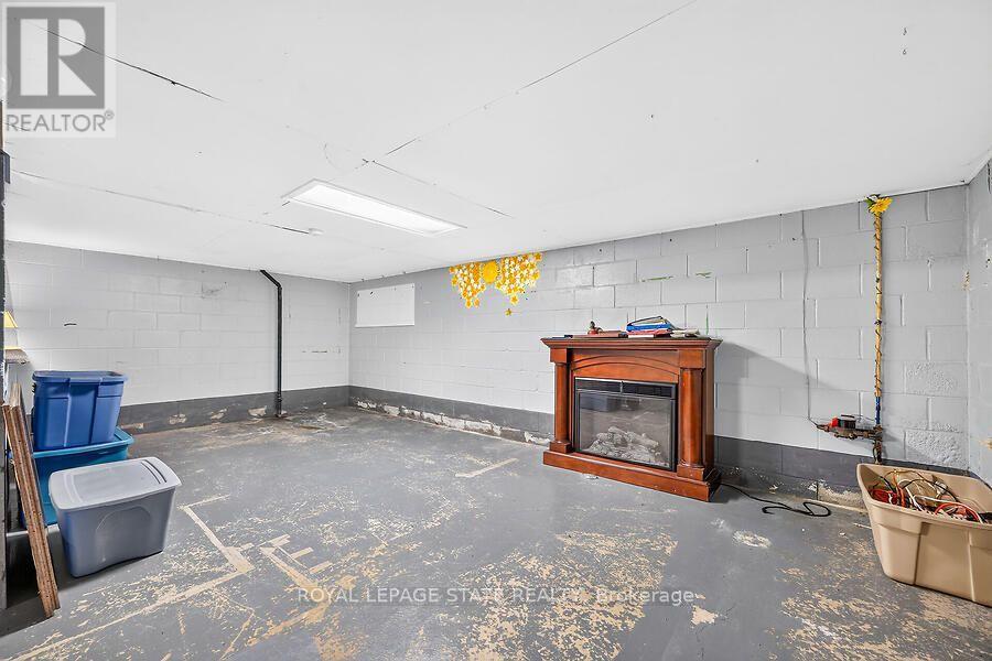 16 SUNSHINE COURT - 33