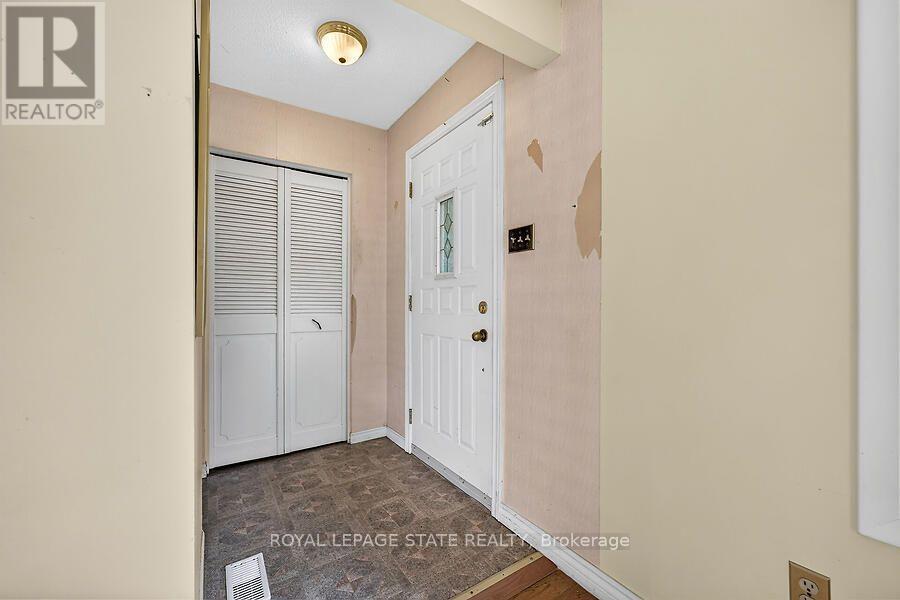 16 SUNSHINE COURT - 40