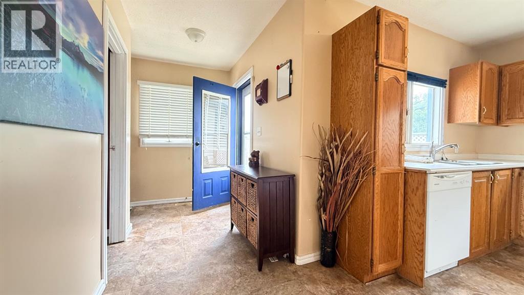 5301 51 Street - 8
