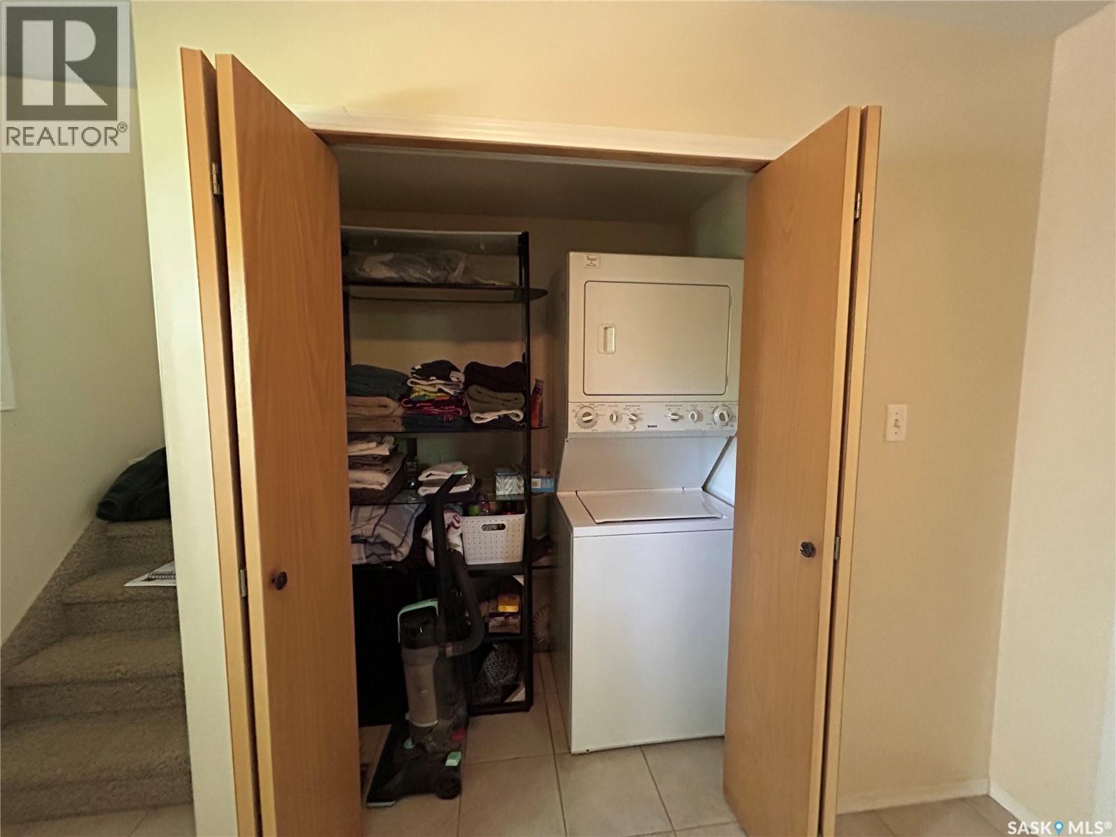 305 Pine STREET - Image 21