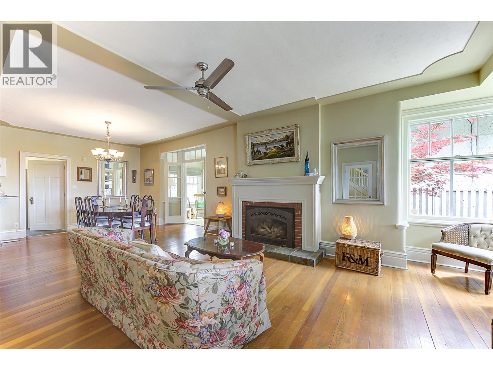 1537 Lakeview Street - 11