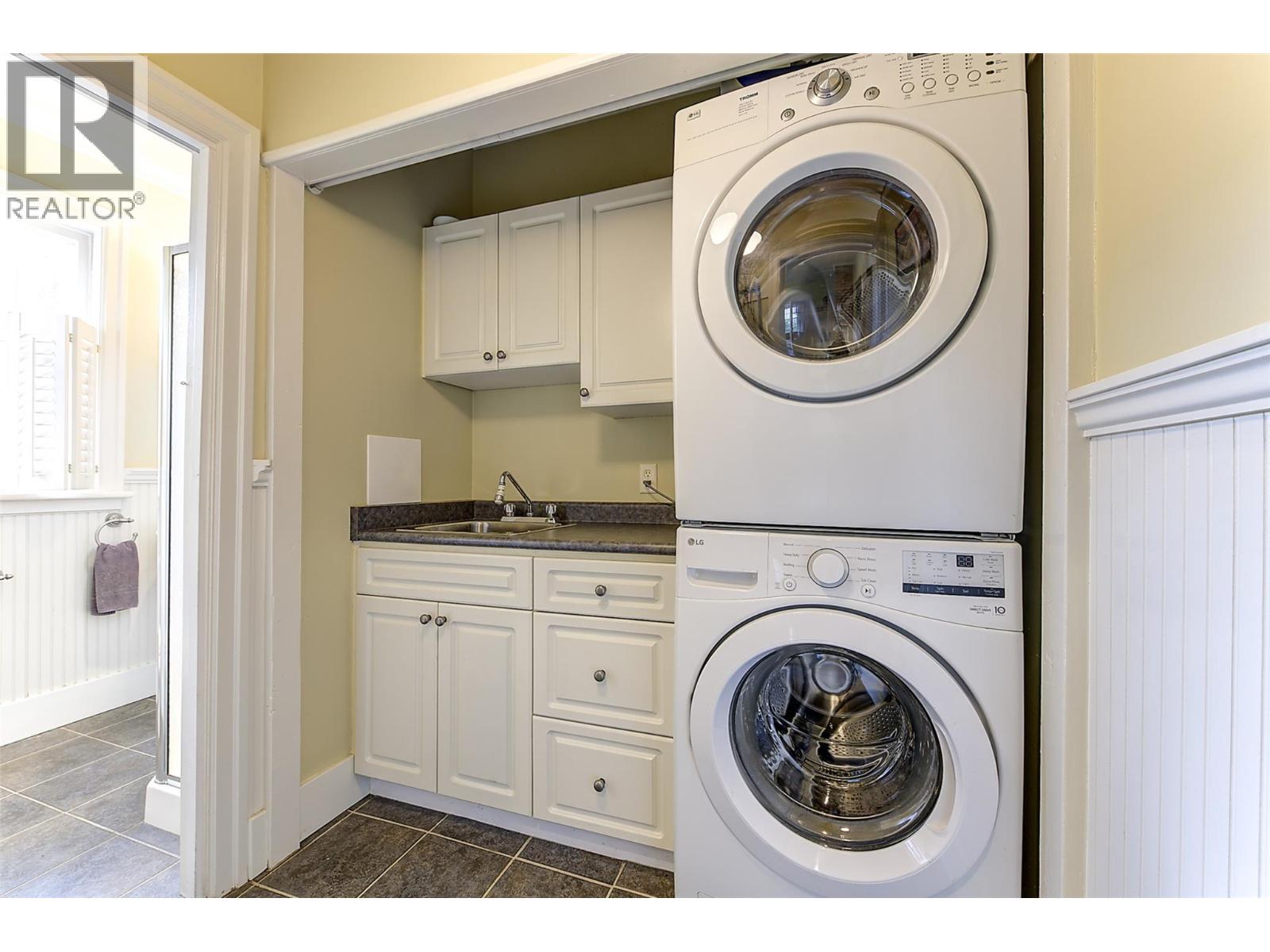 1537 Lakeview Street - 27