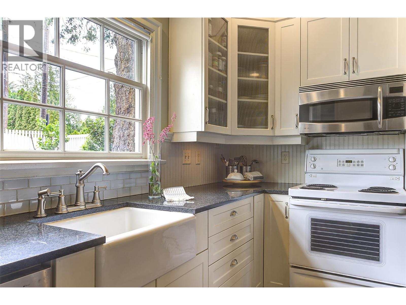 1537 Lakeview Street - 23