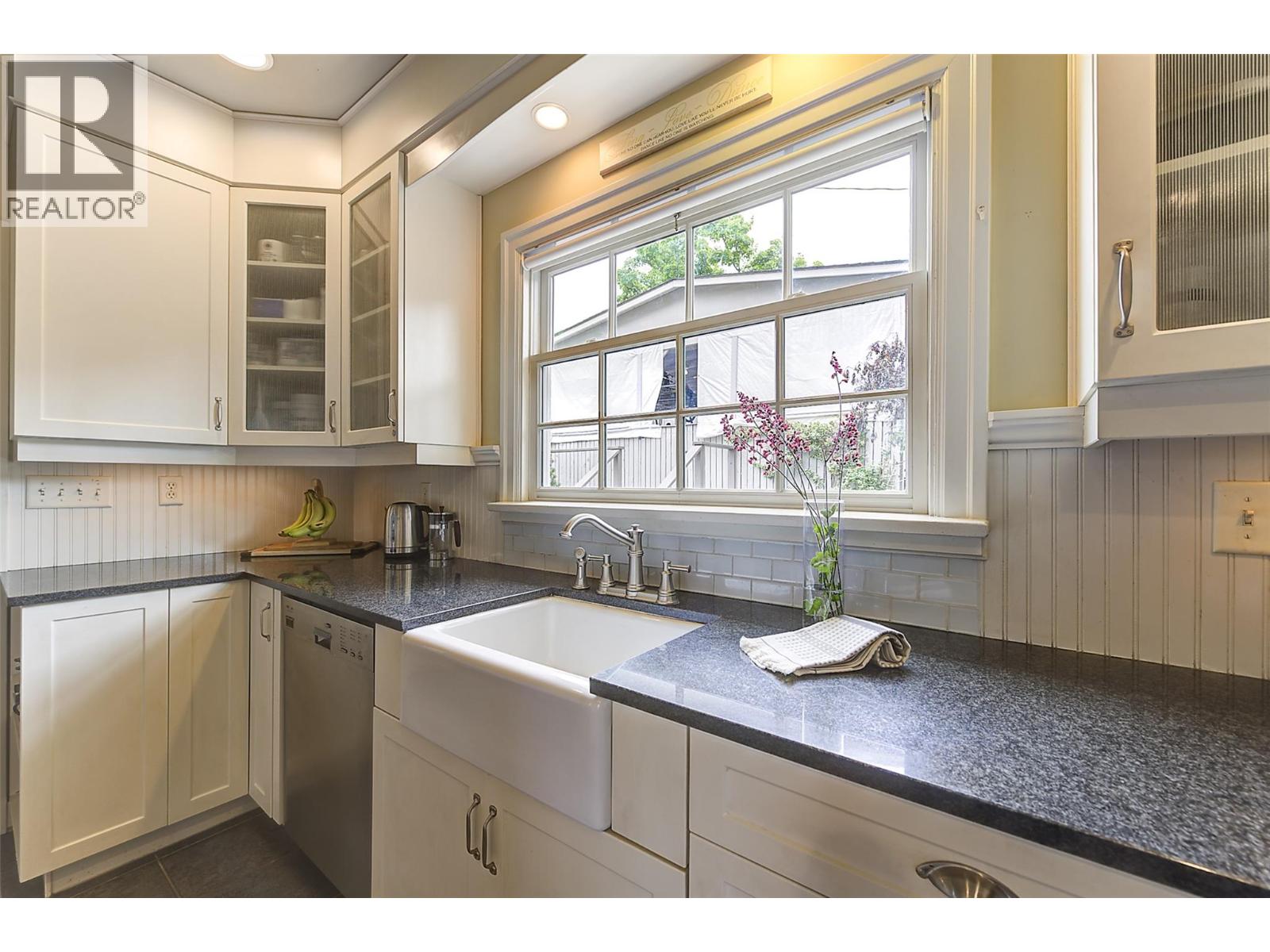1537 Lakeview Street - 24