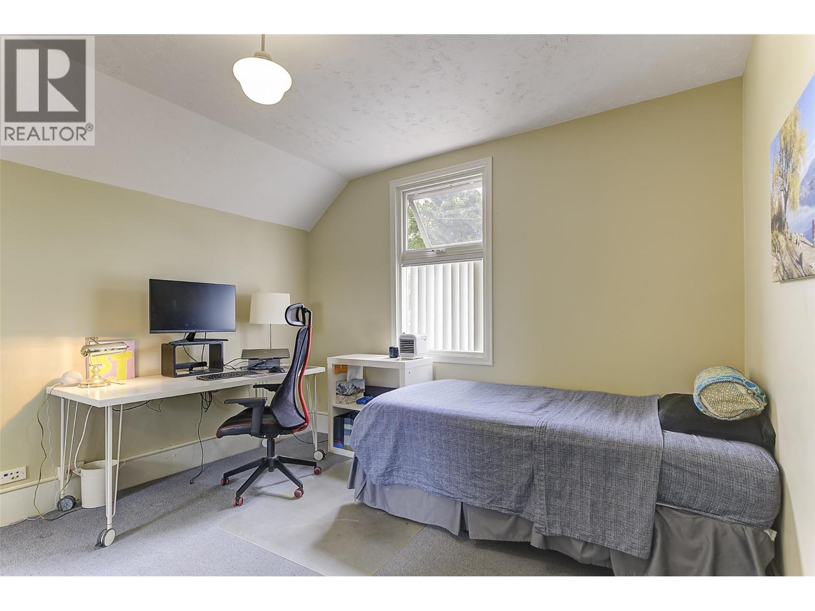 1537 Lakeview Street - 48