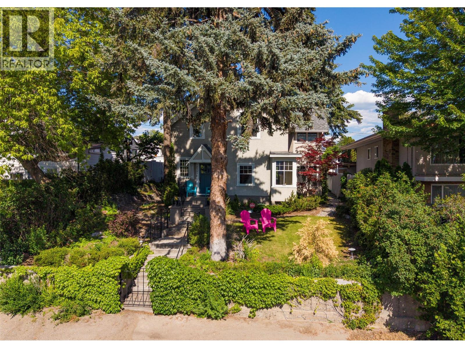 1537 Lakeview Street - 66