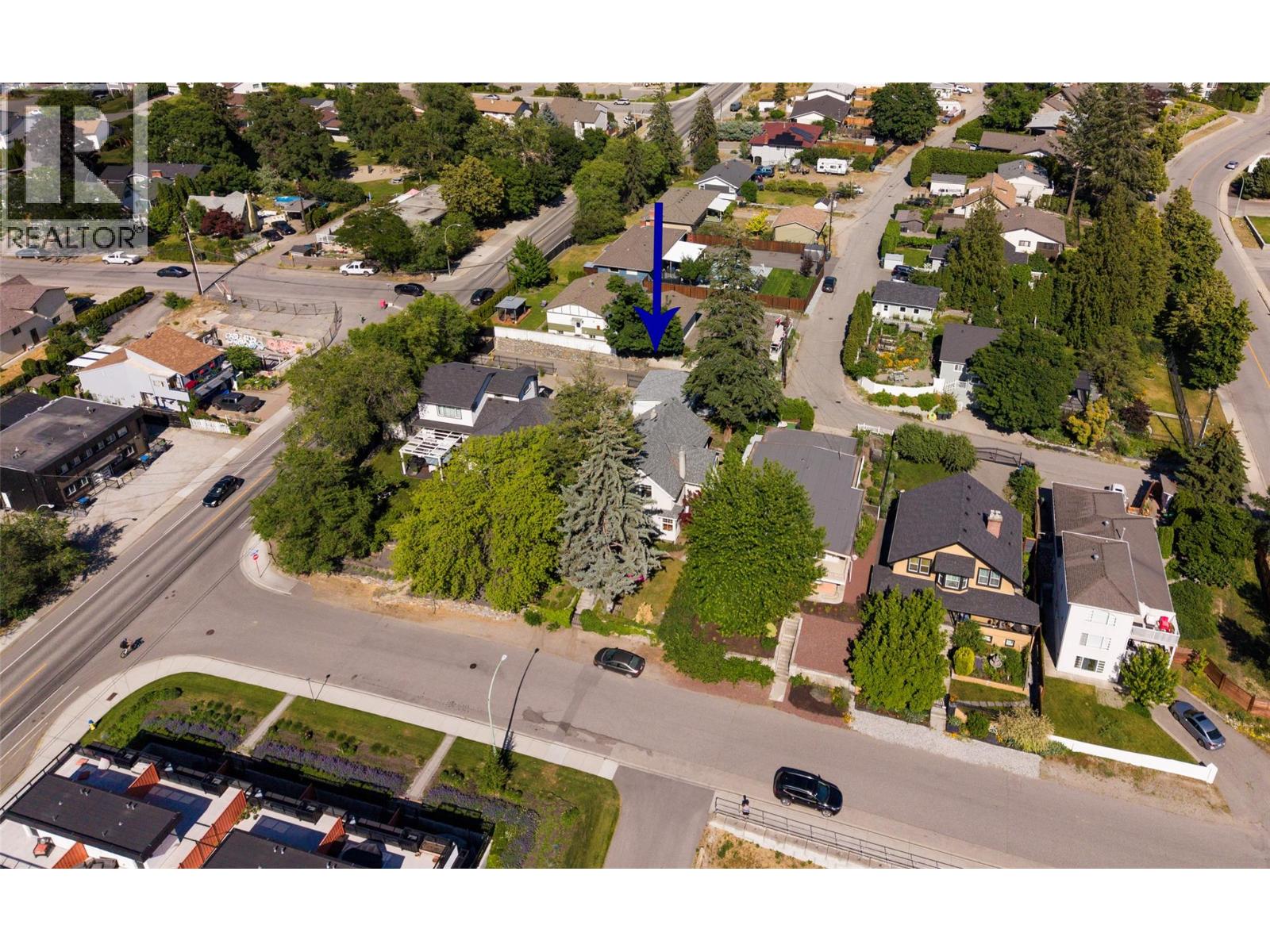 1537 Lakeview Street - 69