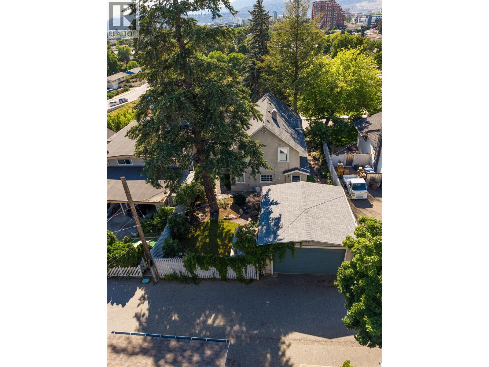 1537 Lakeview Street - 60
