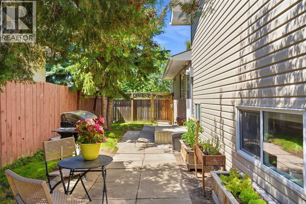 151 Templevale Place NE - 5