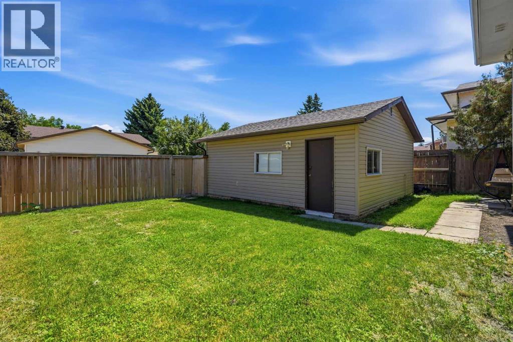 151 Templevale Place NE - 6