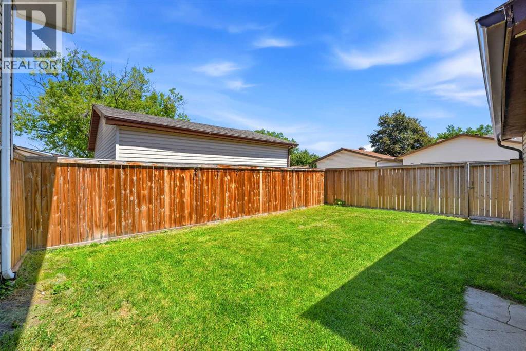151 Templevale Place NE - 8