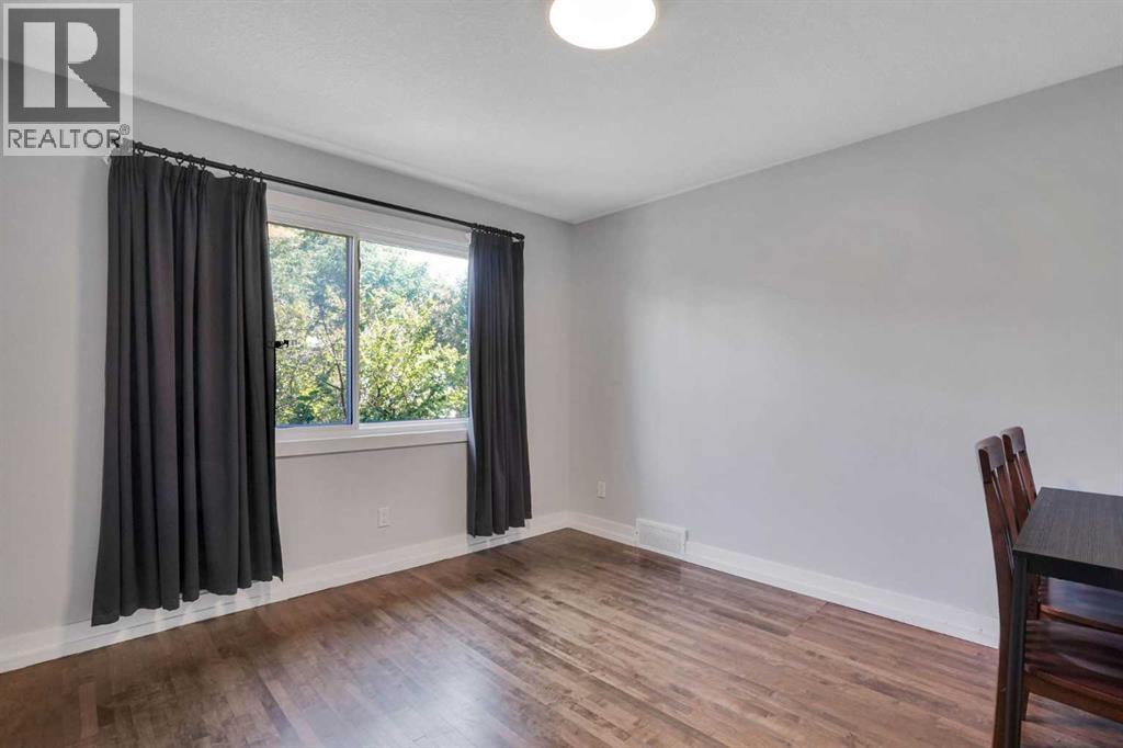 1917 22 Avenue NW - 15