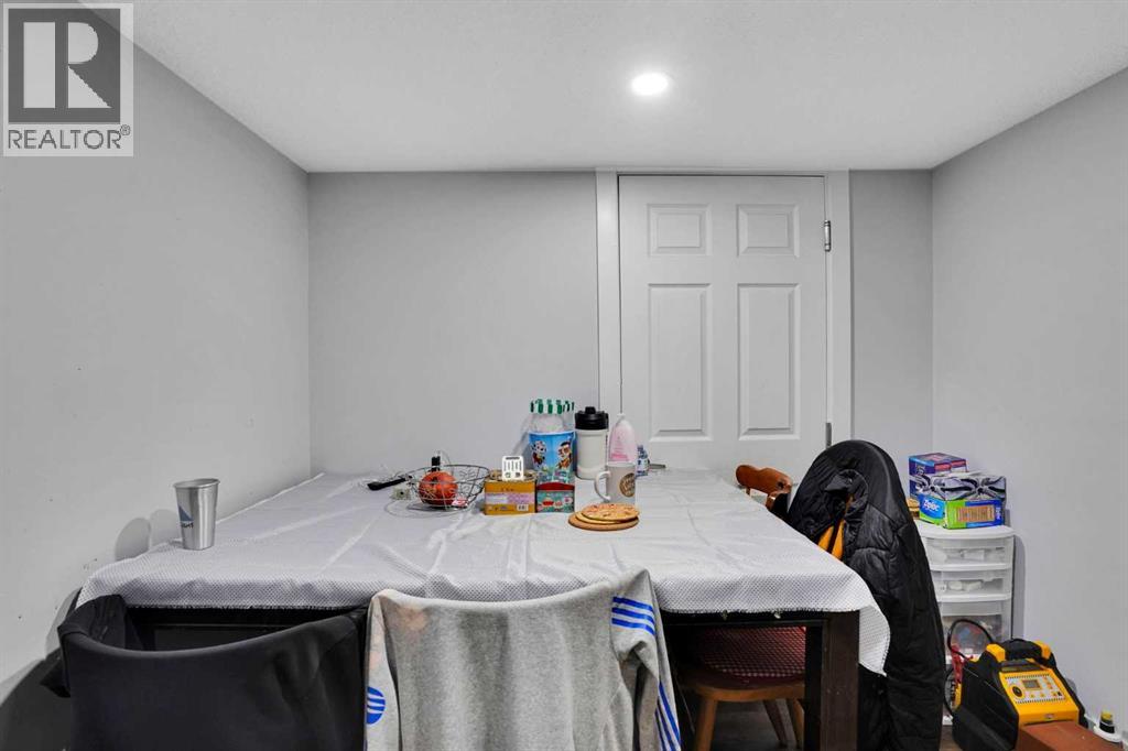 1917 22 Avenue NW - Image 33