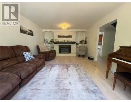 14 Roberts Drive thumbnail 2