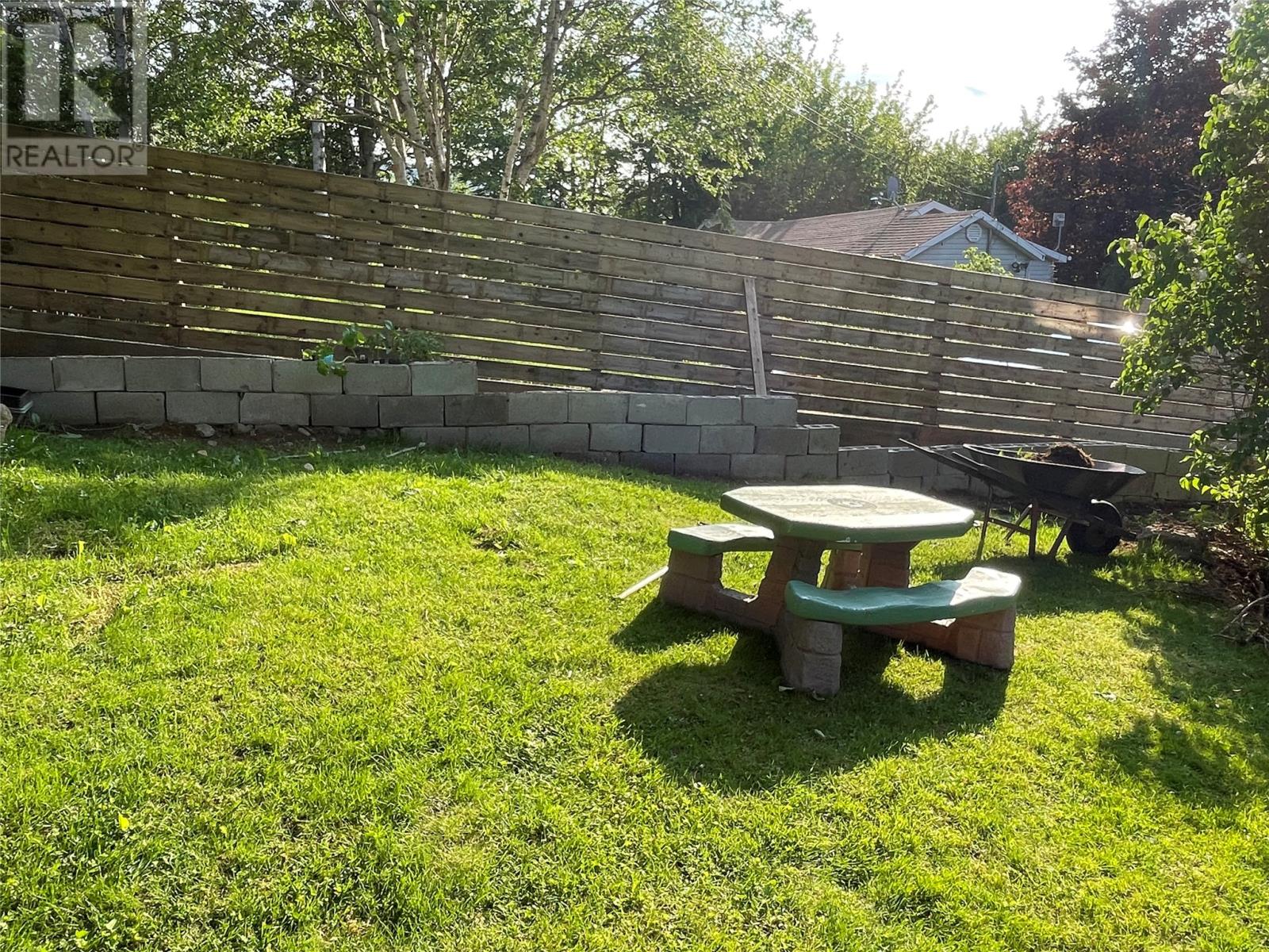 14 Roberts Drive - Image 28