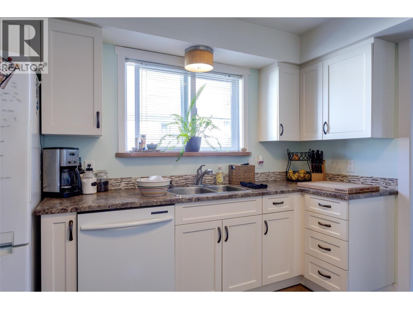 2422 Richter Street - 24