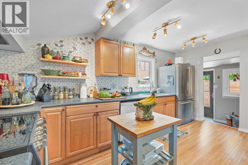 3216 17 Street SW - 13