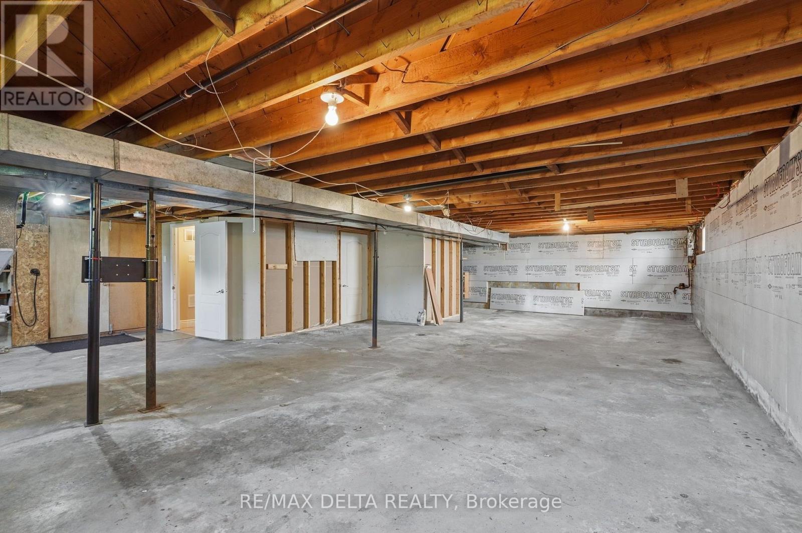 2187 HUDON STREET - 20