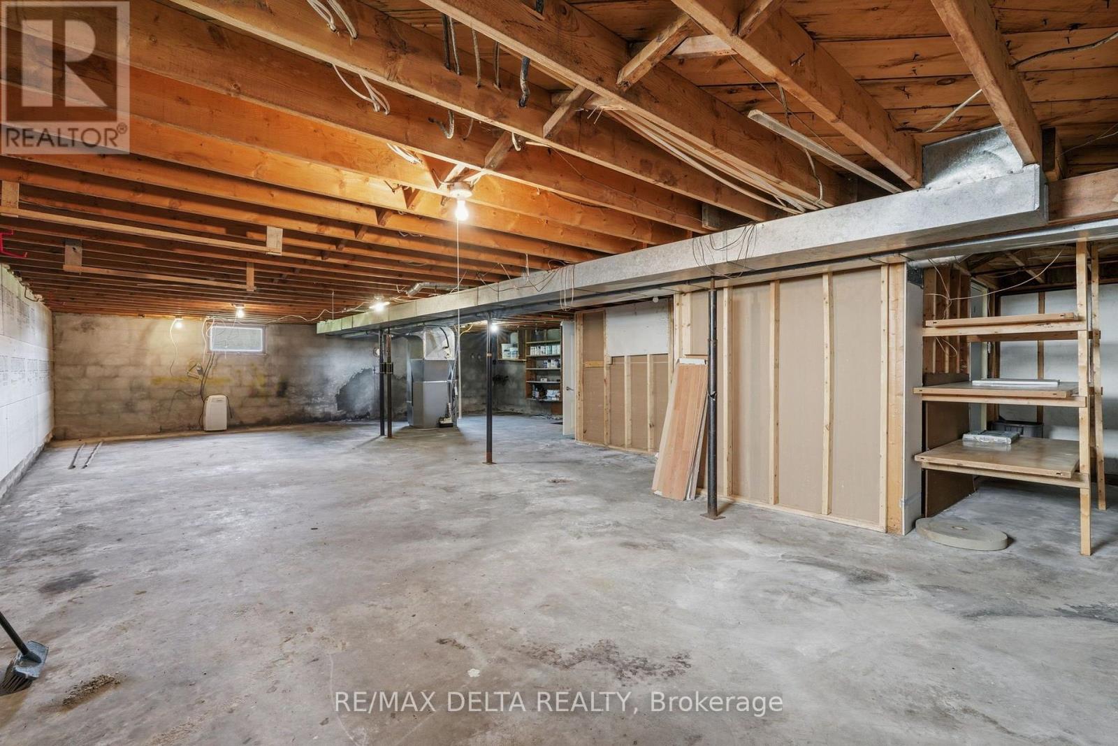 2187 HUDON STREET - 21