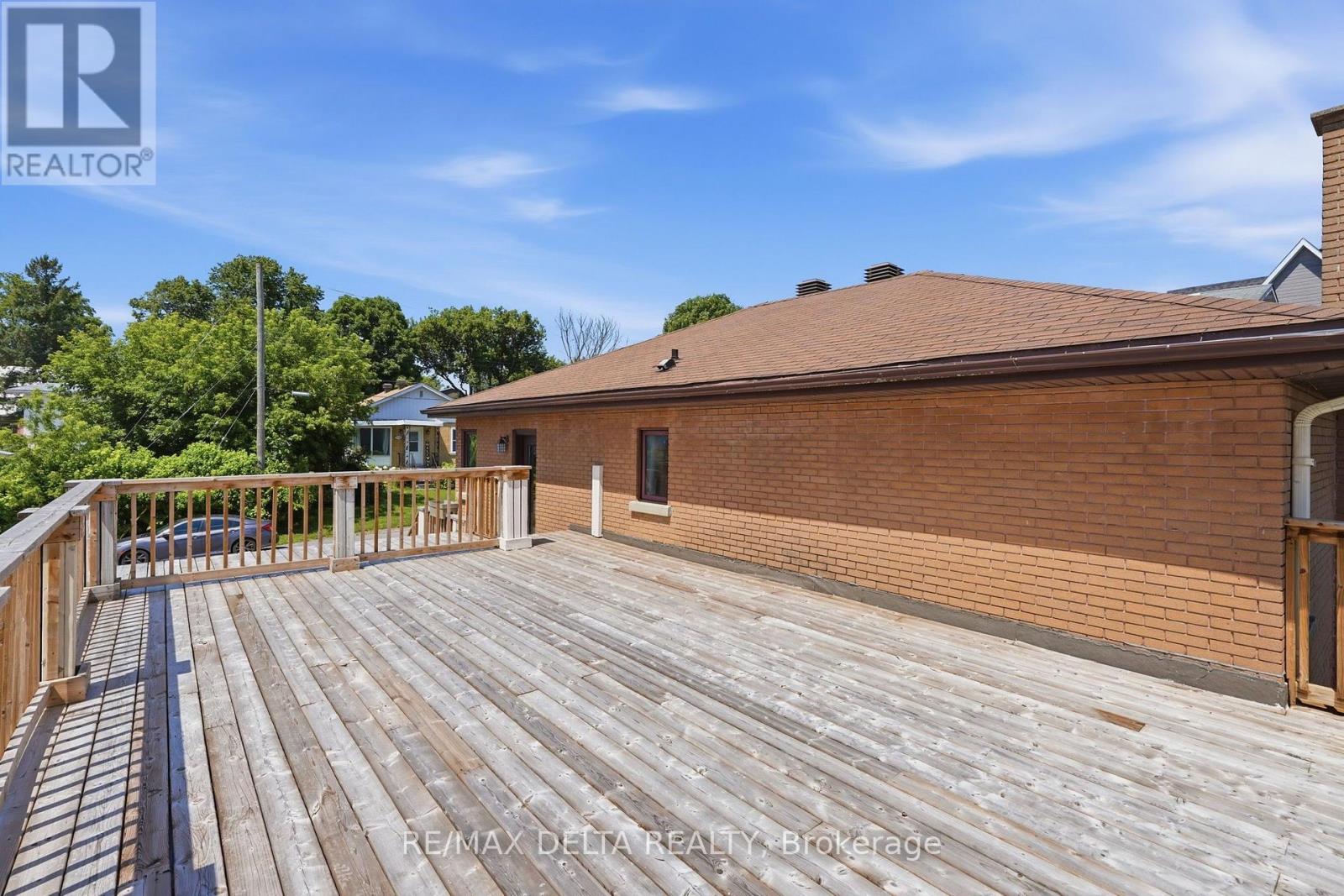 2187 HUDON STREET - 24