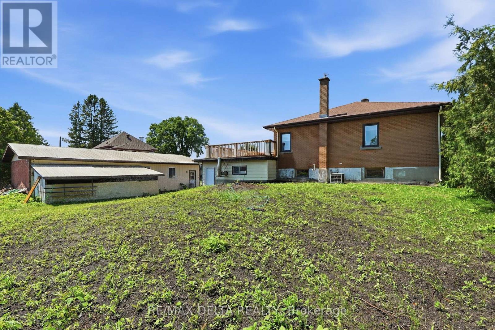 2187 HUDON STREET - 27