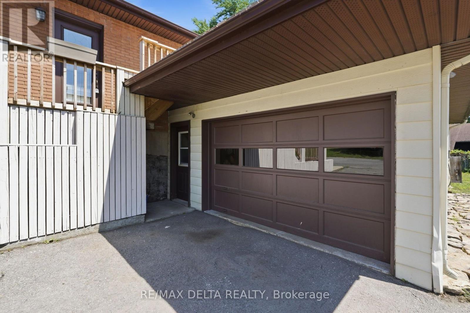 2187 HUDON STREET - 29