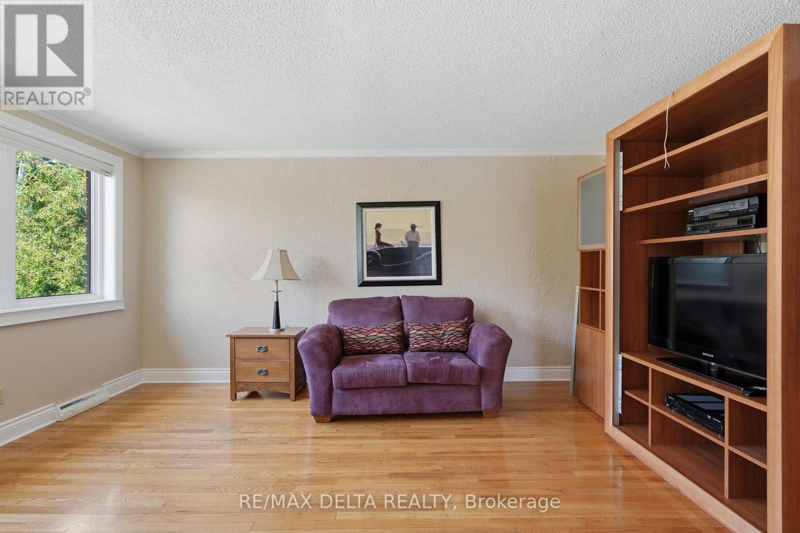 2187 HUDON STREET - 5