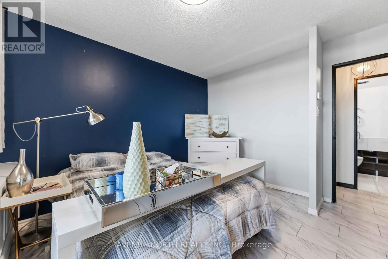#908 500 LAURIER AVENUE W - 21