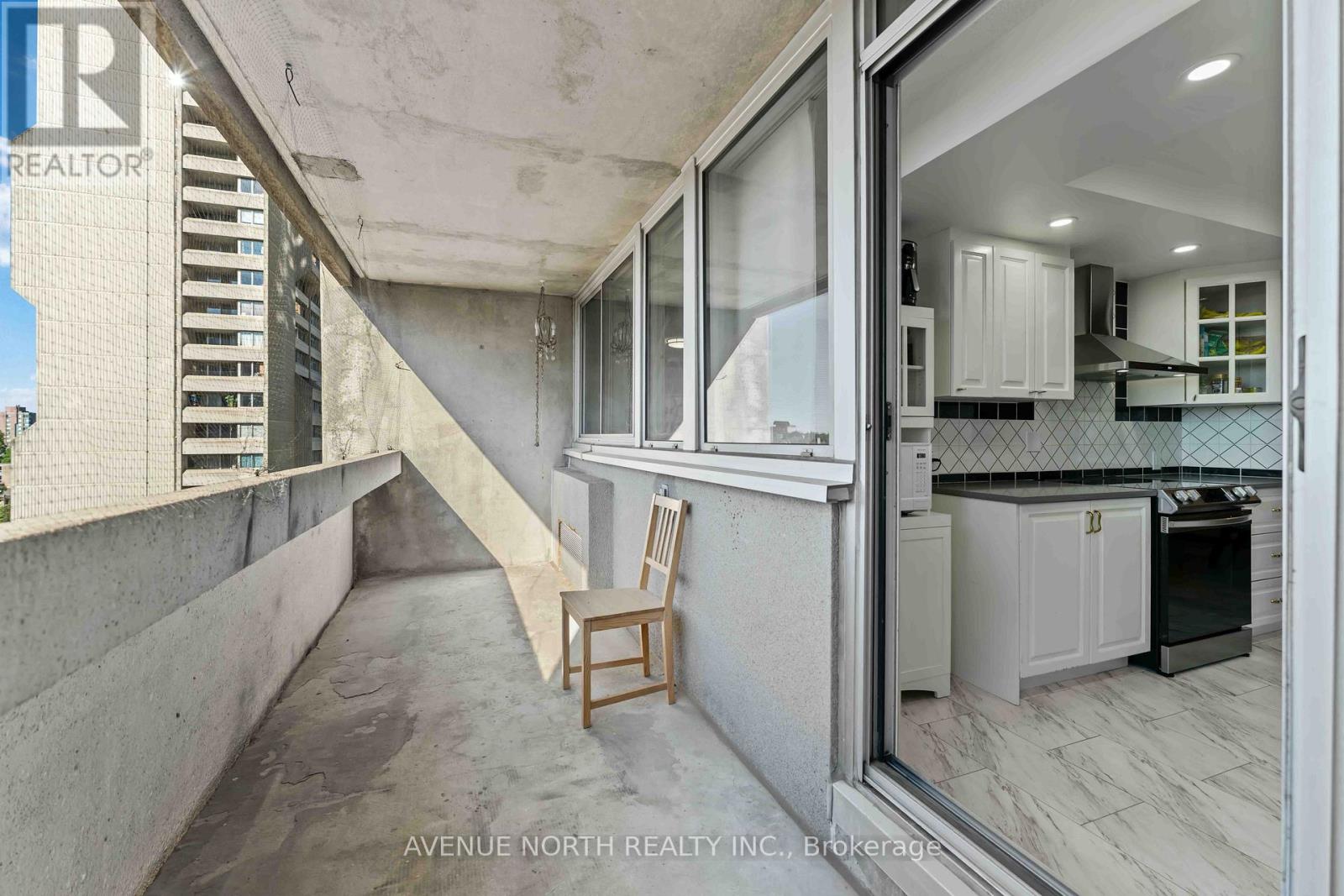 #908 500 LAURIER AVENUE W - 27