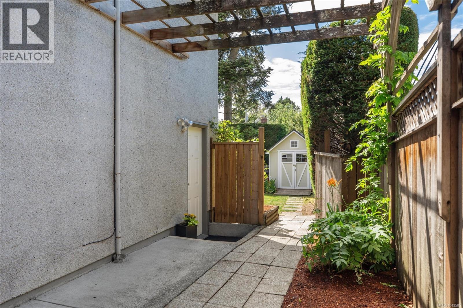 3552 Elliston Ave - 47