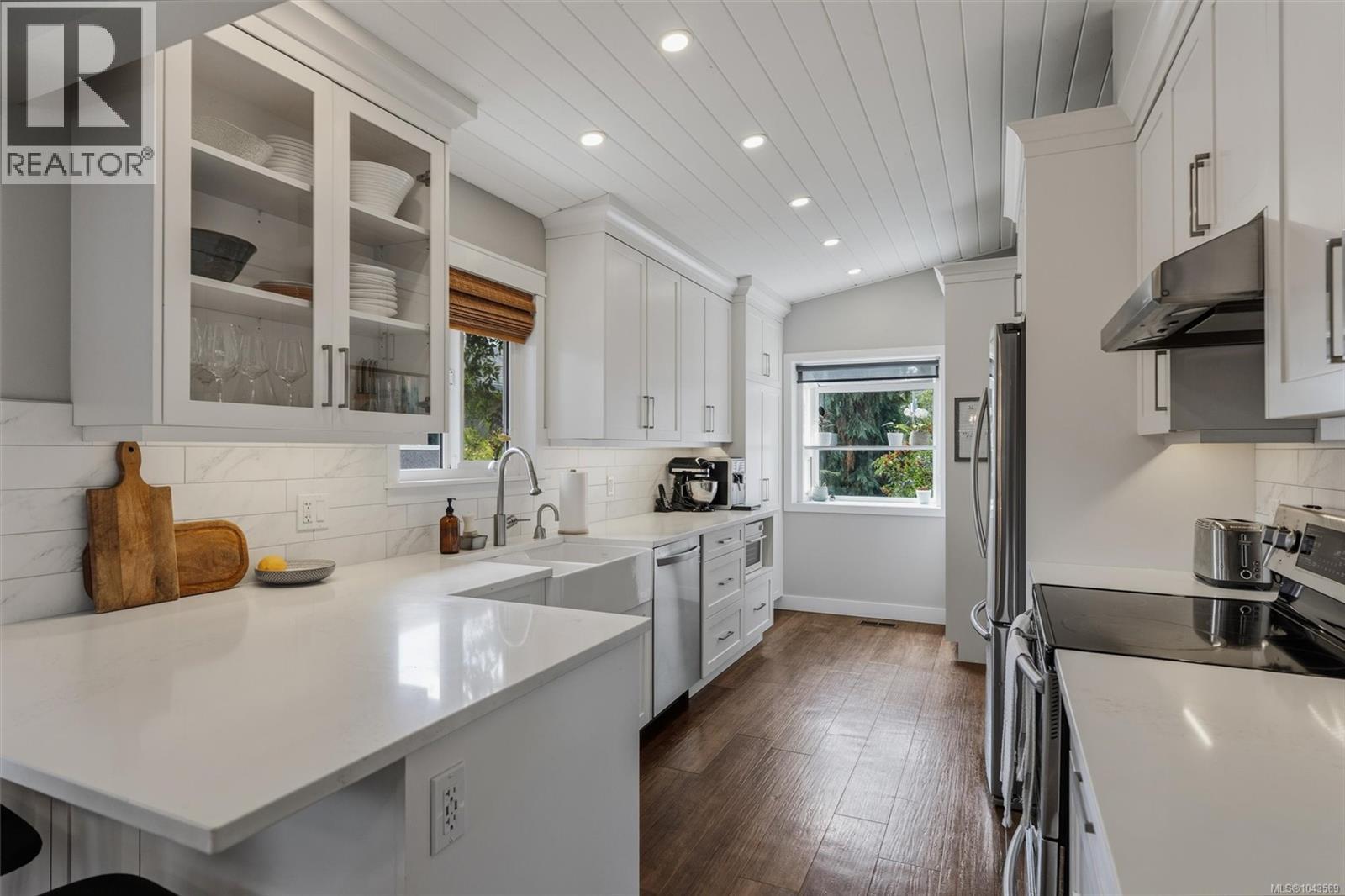 3552 Elliston Ave - 6